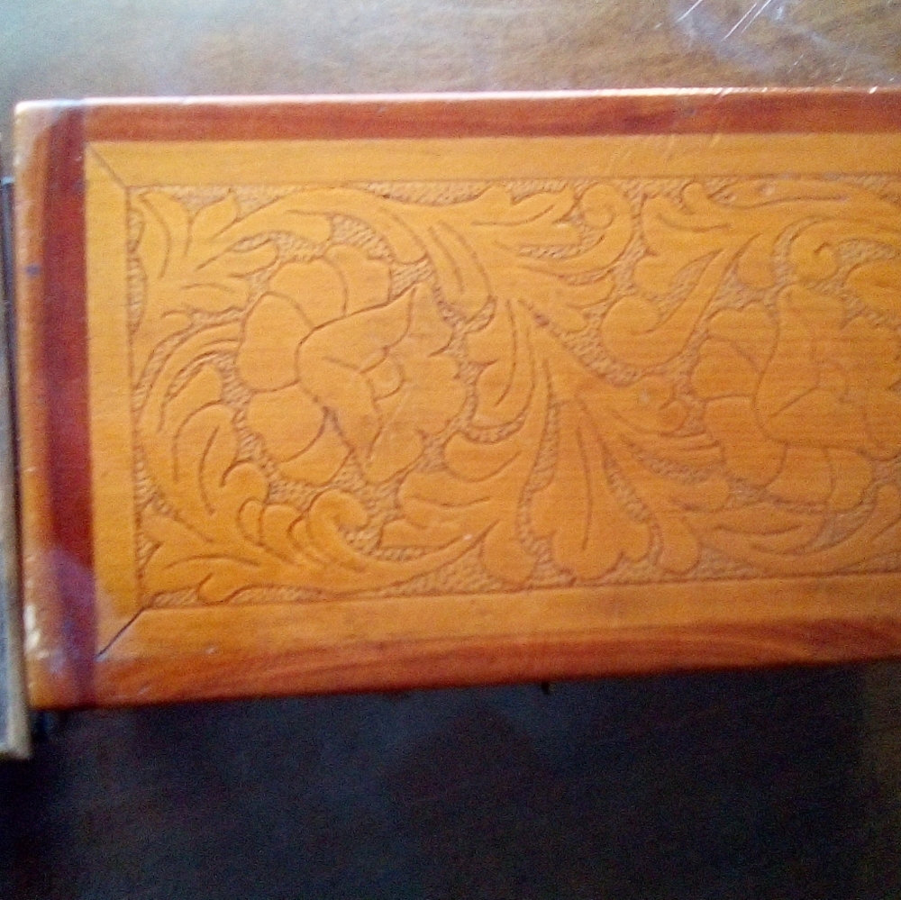 Items - Picture 14 of 16